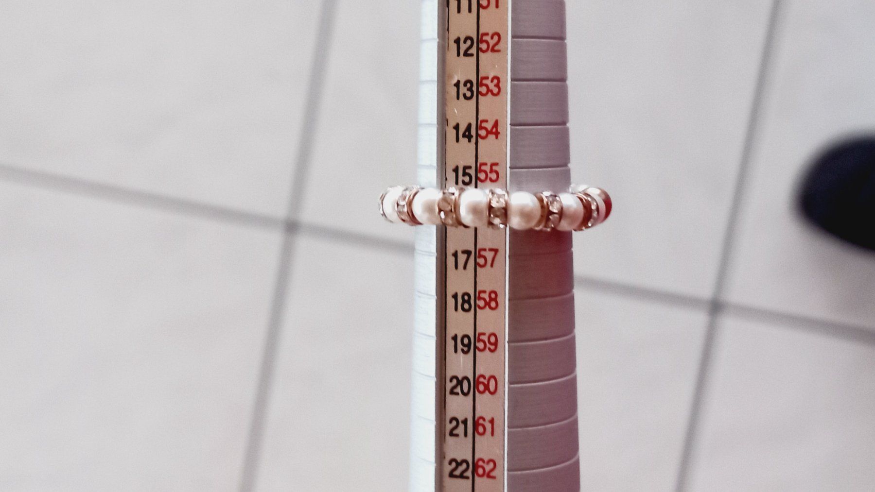 Swarovski Anelli: Swarovski Elast Fingerring Grösse 56 – Nuovo e nell'imballaggio originale da Winistorf venduto da acreativ2 2