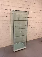 Glasvitrine weiss mit abschliessbarer Tür guter Zustand