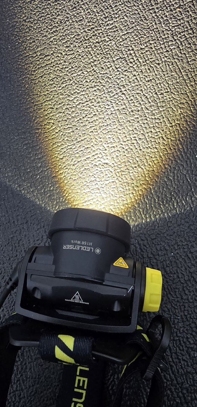 Ledlenser Lampade: Ledlenser H15R Work. Funktioniert top – Usato da Urtenen-Schönbühl venduto da vok_qw7w 2