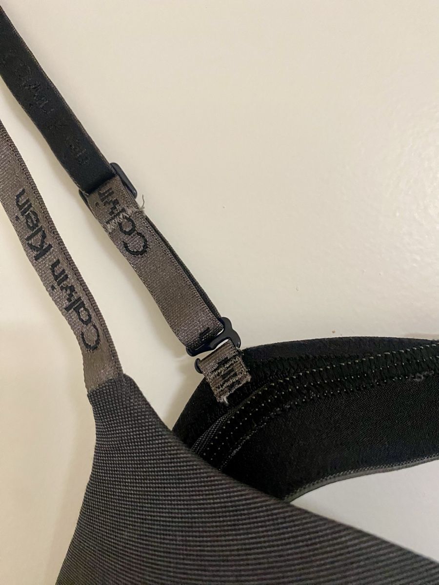 Calvin Klein Altra biancheria intima: Soutien-gorge gris - Calvin Klein - taille 80A – Nuovo (secondo la descrizione) da Nyon venduto da meganhw 1
