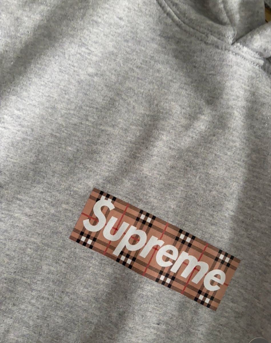 Pullover & Sweatshirts: Supreme hoodie – Neu (gemäss Beschreibung) aus Dietlikon von nab_tj9m 1