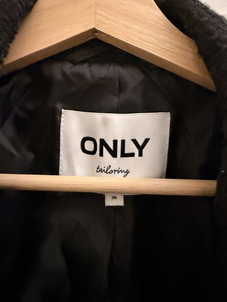 Only Vestes: ONLY Blazer Black Size 36 good condition – D'occasion à Lausanne par bea_z8jl 2
