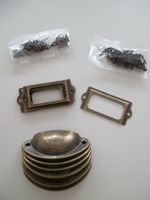 6 ST. MUSCHELGRIFFE & BESCHRIFTUNGS HALTERUNGEN & SCHRAUBEN