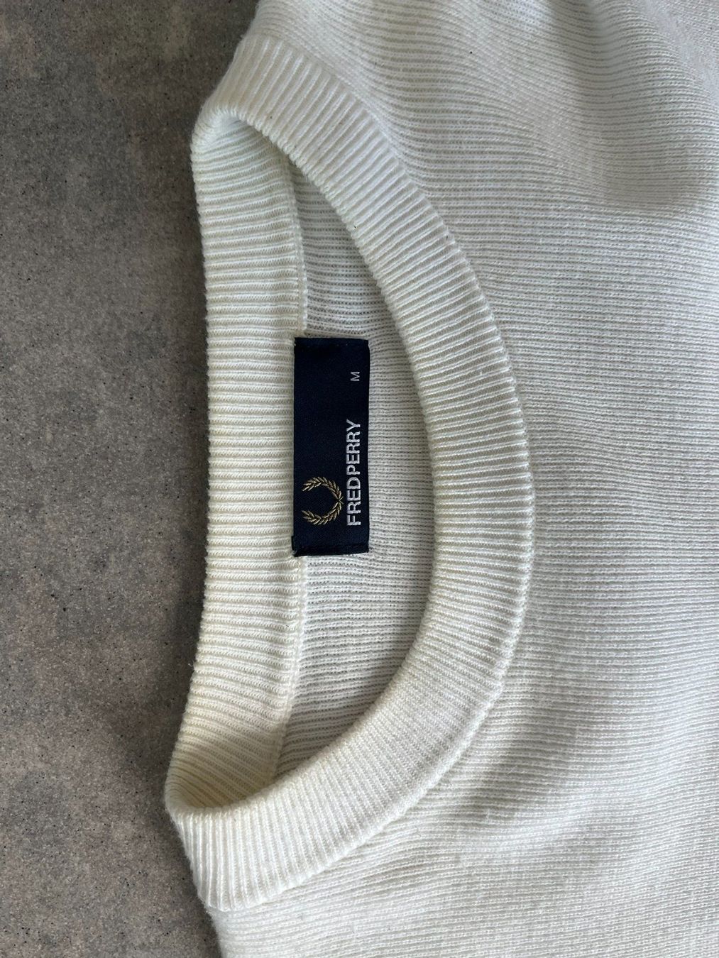 Fred Perry Pulls & Sweat-shirts: FRED PERRY Pullover Blau/Weiss – D'occasion à Otelfingen par Denis_ZH 4