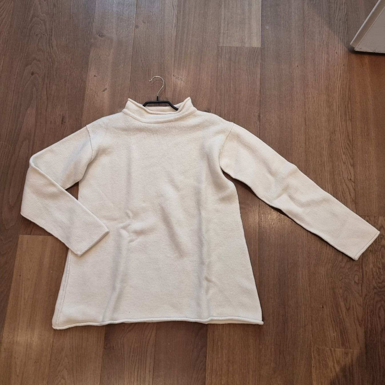DKNY Pullover & Sweatshirts: Vintage DKNY Woll-Pullover aus 90er Jahren, Gr.M – Gebraucht aus Basel von abalou98_secondhand