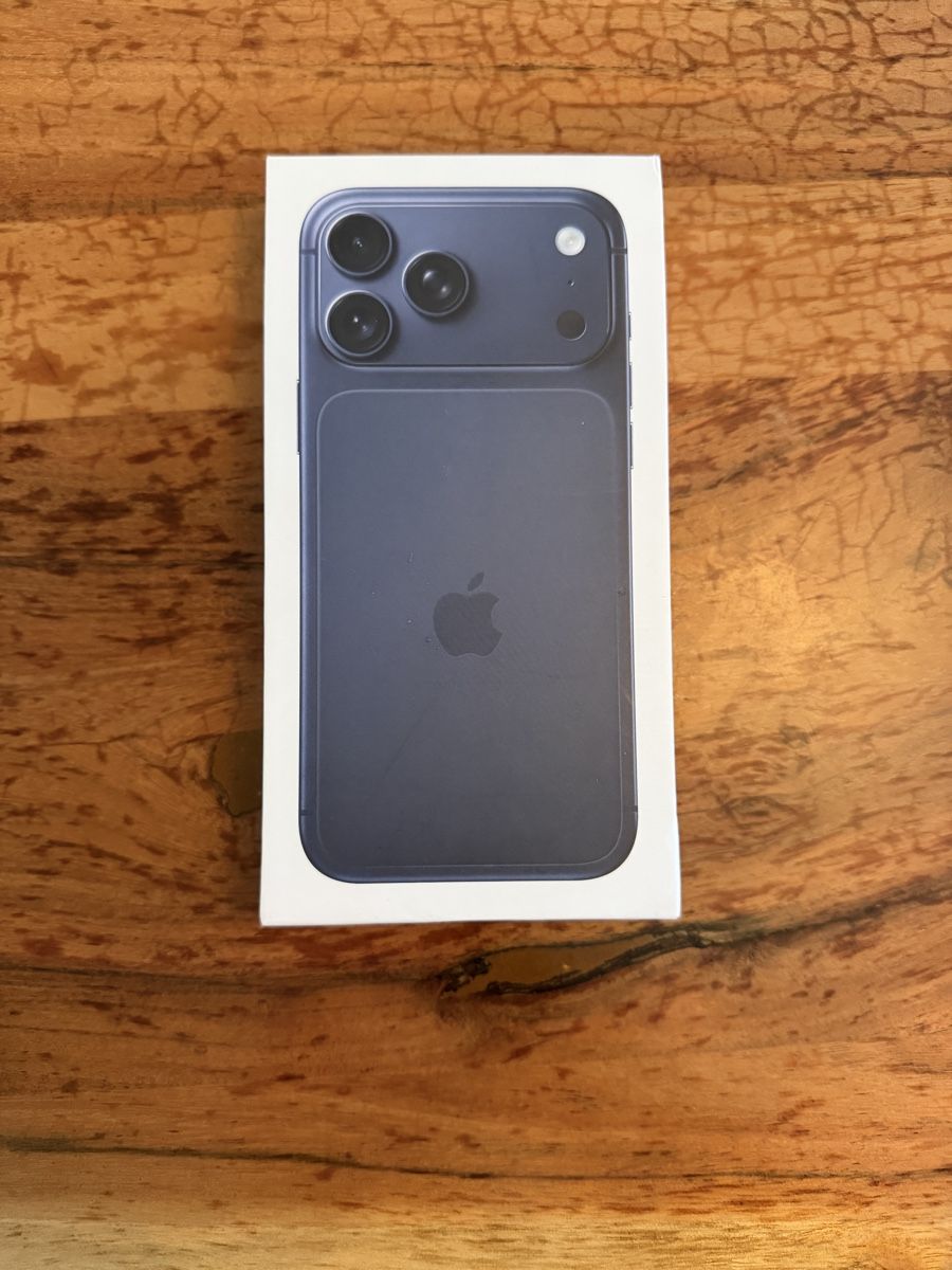 Apple Telefoni cellulari / Smartphones: IPhone 17 Pro Max 1TB Tiefblau – Nuovo (secondo la descrizione) da bern venduto da eli_tyg2