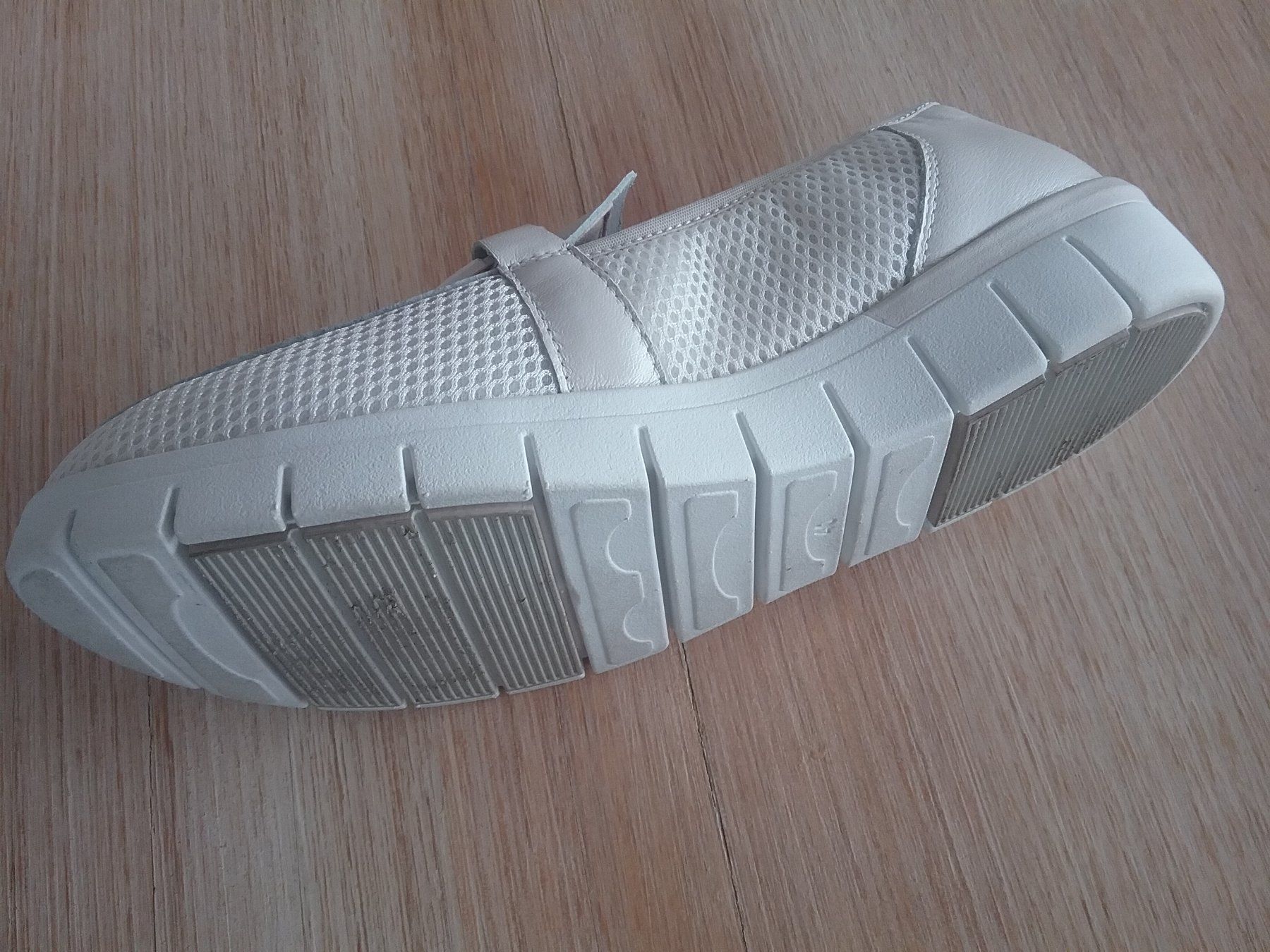Scarpe da donna: Damenschuh  CAPRICE Gröss40 – Nuovo (secondo la descrizione) da Altstätten SG venduto da Florida013 2