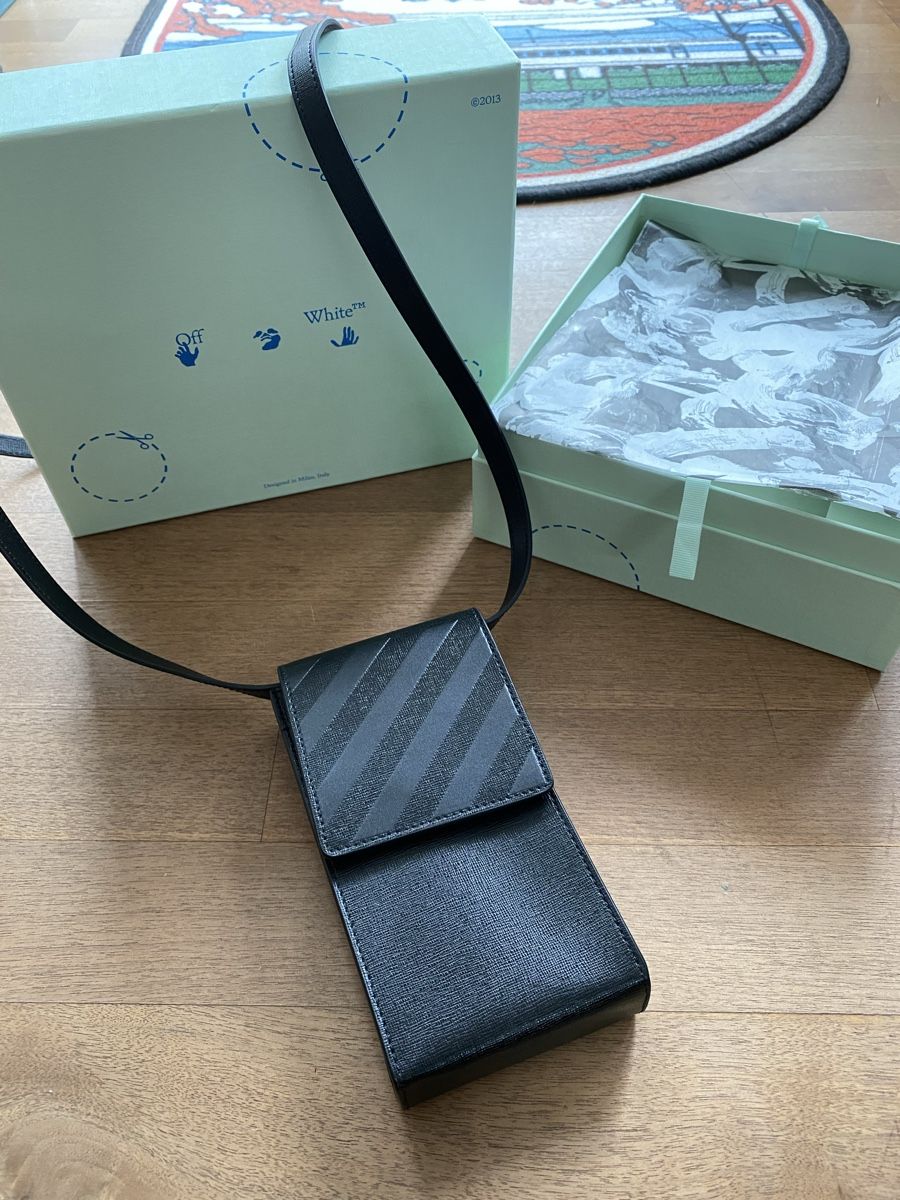 Off-White Borse: Off white - Leder Mobile Phone Tasche – Nuovo e nell'imballaggio originale da Thalwil venduto da Alice015