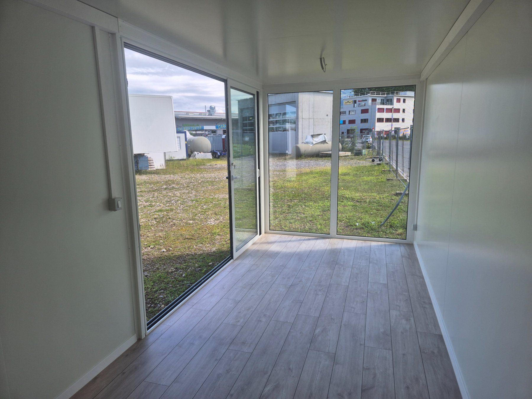 Contenitori edile: Container, Bürocontainer, Gartenhaus, Modul, Showroom – Nuovo (secondo la descrizione) da Galgenen venduto da contdeluxe 1