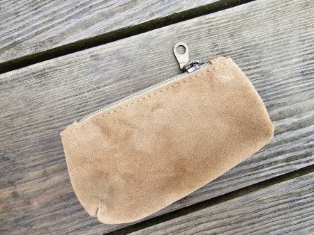 Schönes Wildleder-Täschchen, camelfarbig, neuwertig