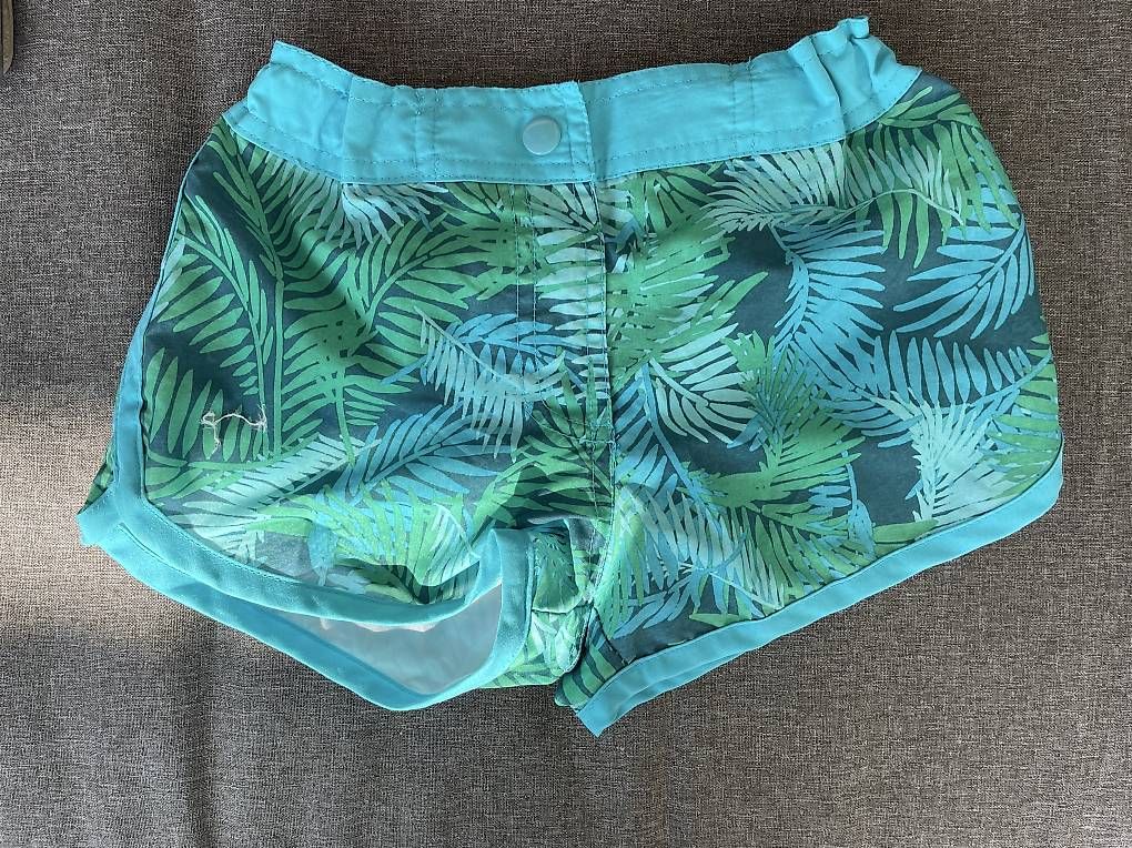 Pantaloni: Shorts Grösse 128 – Usato da Endingen venduto da andrealita1983