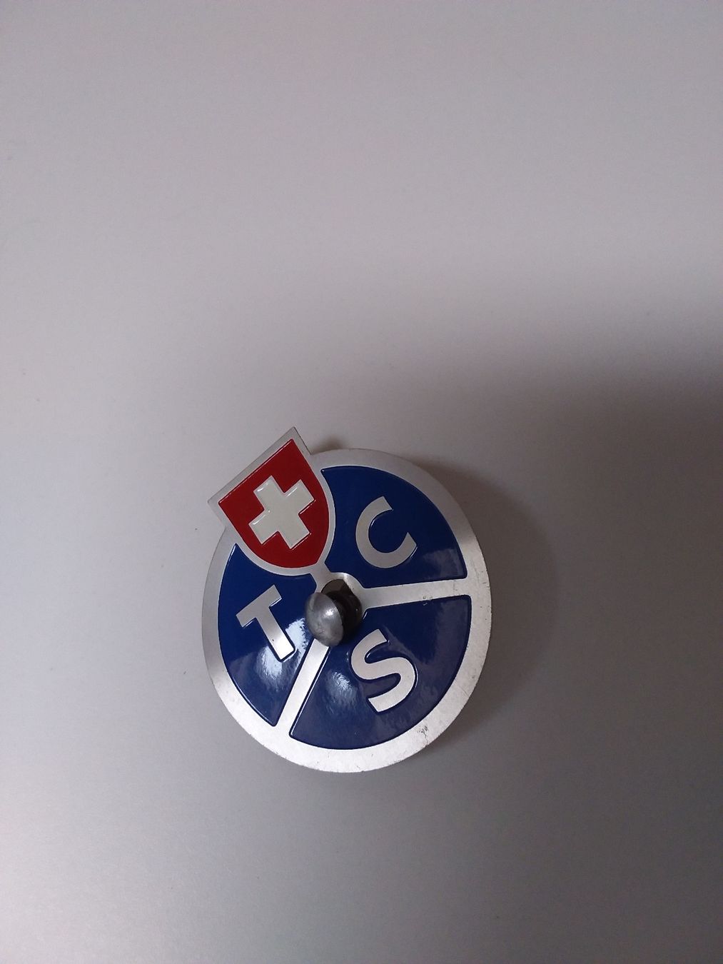 Tutti pezzi di ricambio auto: TCS Emblem – Usato da Ligornetto venduto da Gurzo 1