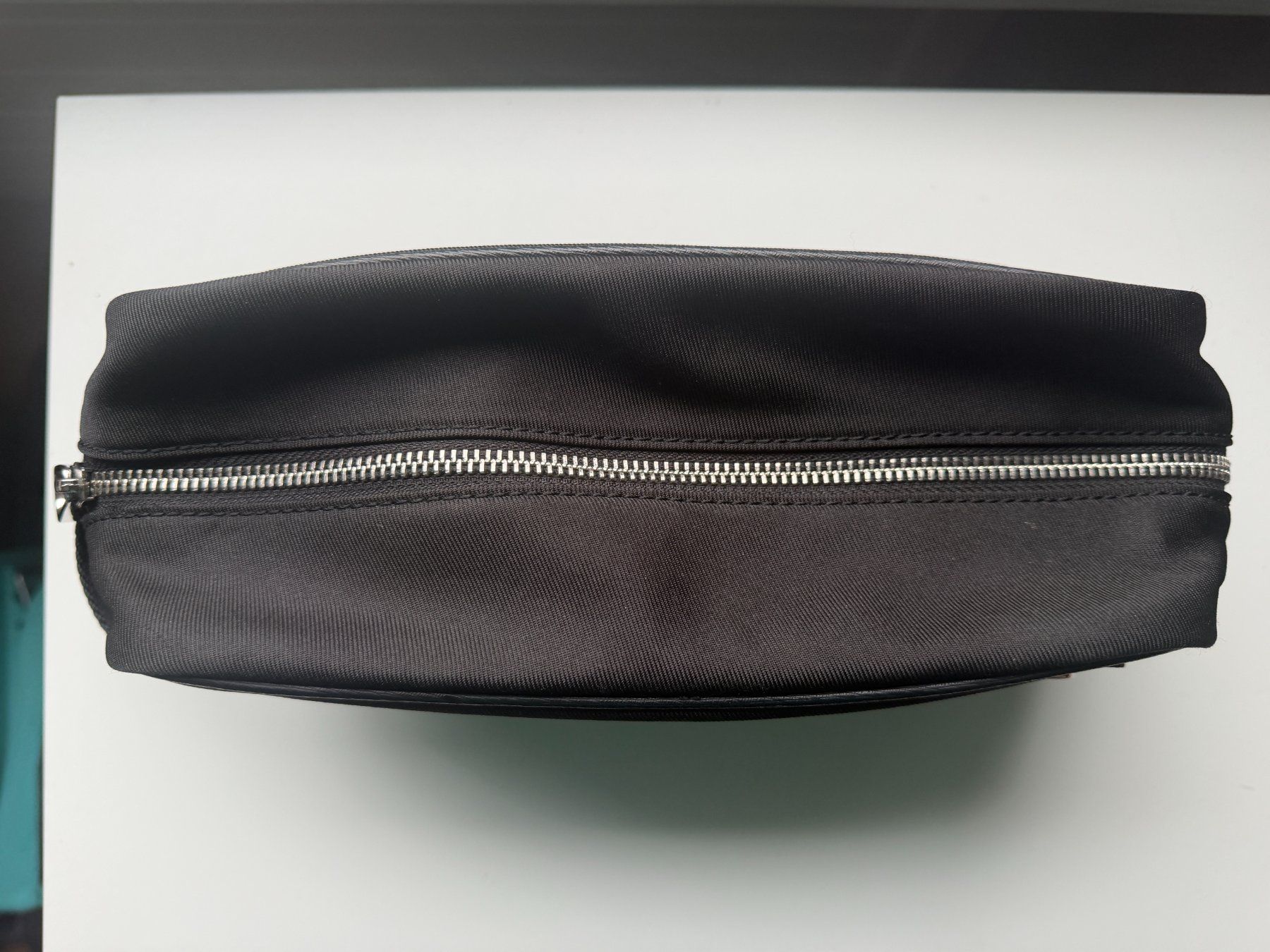 Calvin Klein Custodie per cosmetici: Calvin Klein toiletry bag – Usato da Zürich venduto da JulesZHW 4