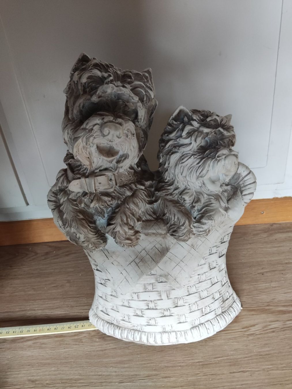 Statuette: Hunde im Korb als Topf – Nuovo (secondo la descrizione) da Gränichen venduto da dani065
