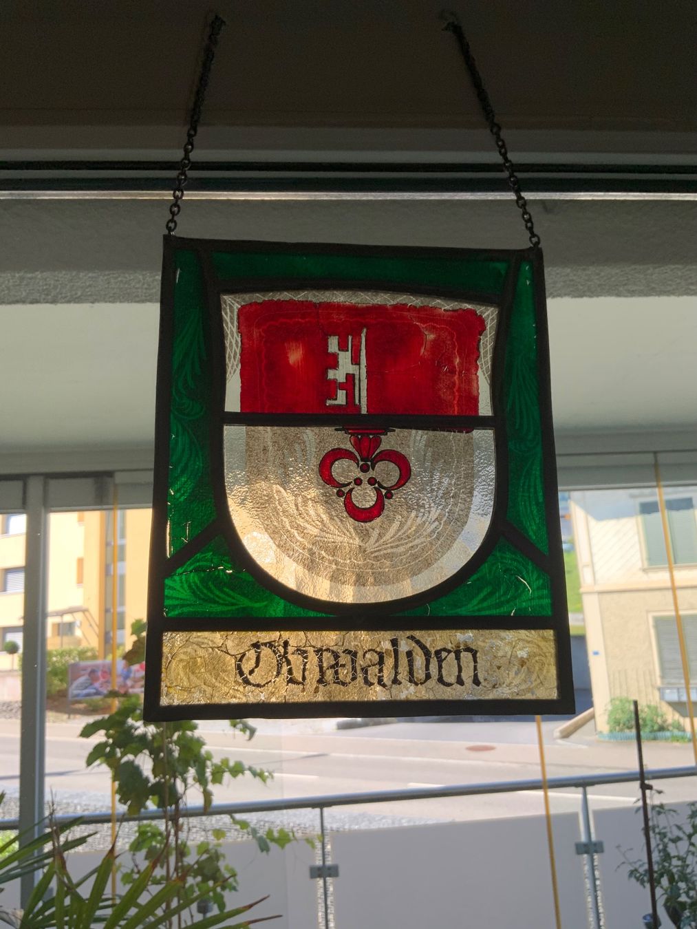 Autres antiquités ou arts: Buntglas Fenster Wappen Obwalden – D'occasion à Schübelbach par Hecht11. 1