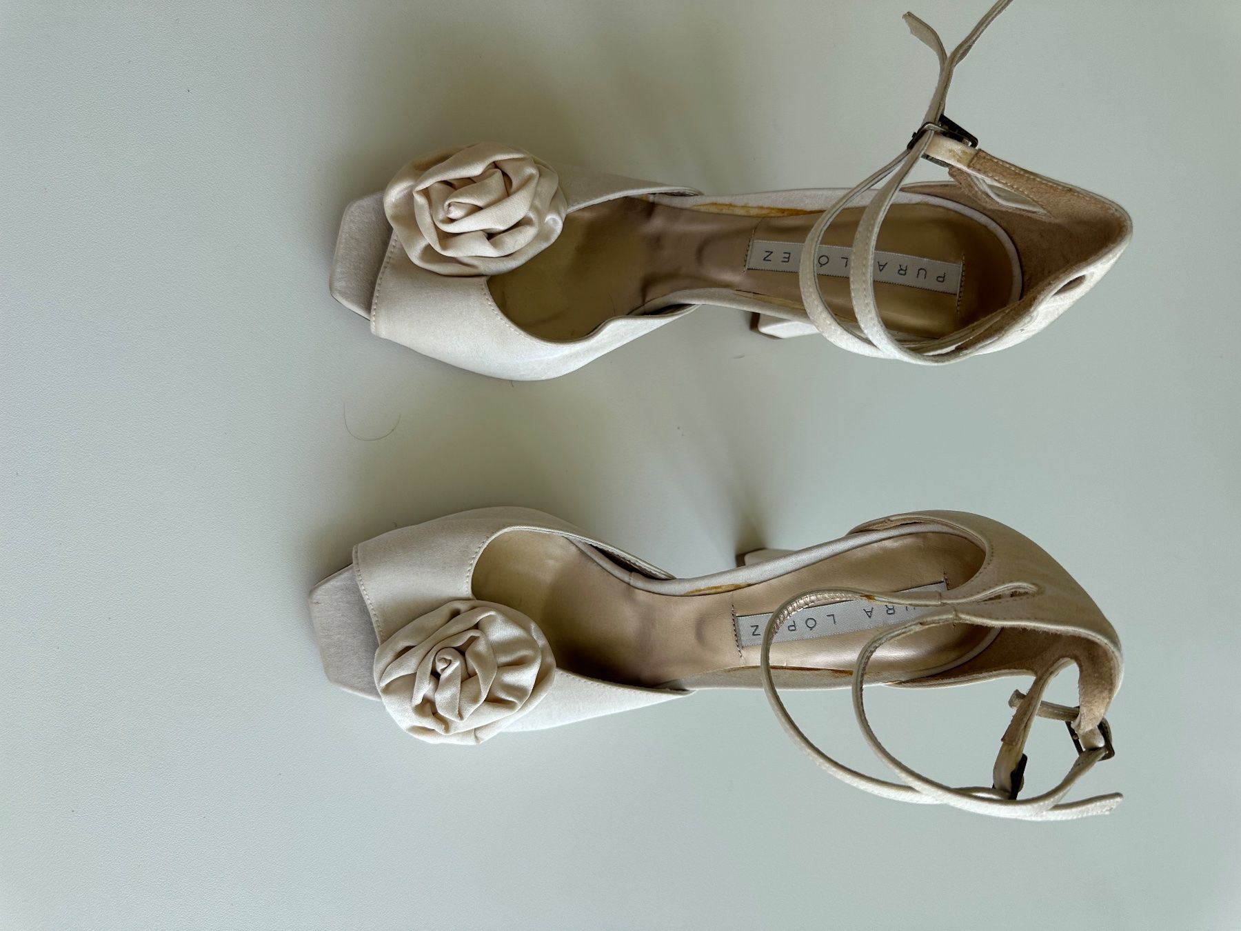 Scarpe da donna: Elegante Satin-Heels Creme mit Rose – Nuovo (secondo la descrizione) da Zürich venduto da laschelli 2