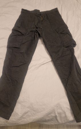 Coole Cargo Hose, schwarz, Grösse 40, Top Zustand für Herbst