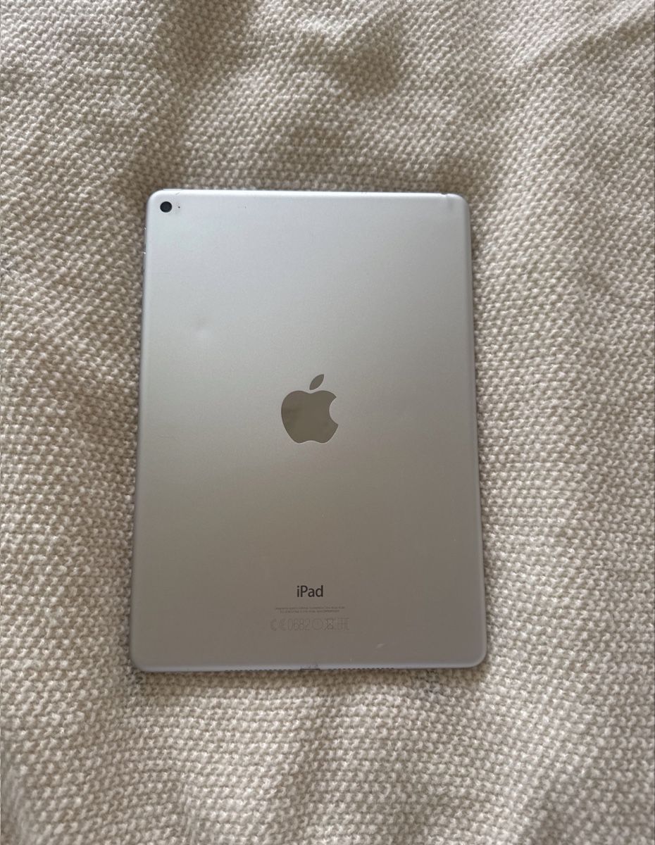 Apple Tablettes PC: Ipad Air 2 – D'occasion à Oberweningen par ale_2r2f 1