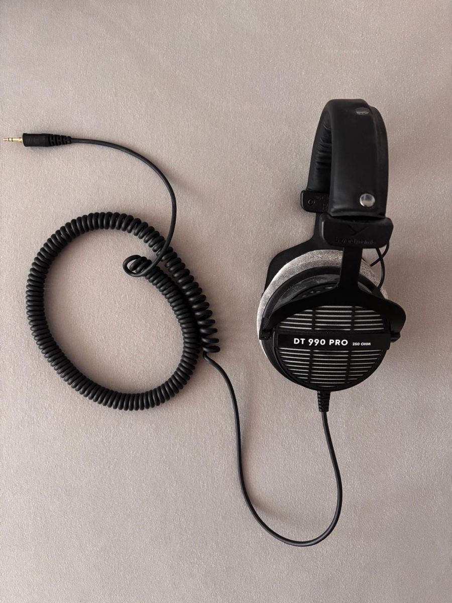 Beyerdynamic Casques audio: Beyerdynamic dt 990 pro – D'occasion à Wangen b. Olten par Eyluelgoek 1