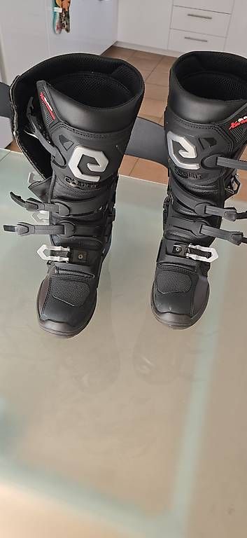 Scarpe da donna: Vendo stivali Eleveit – Usato da Ligornetto venduto da Johmau84 2