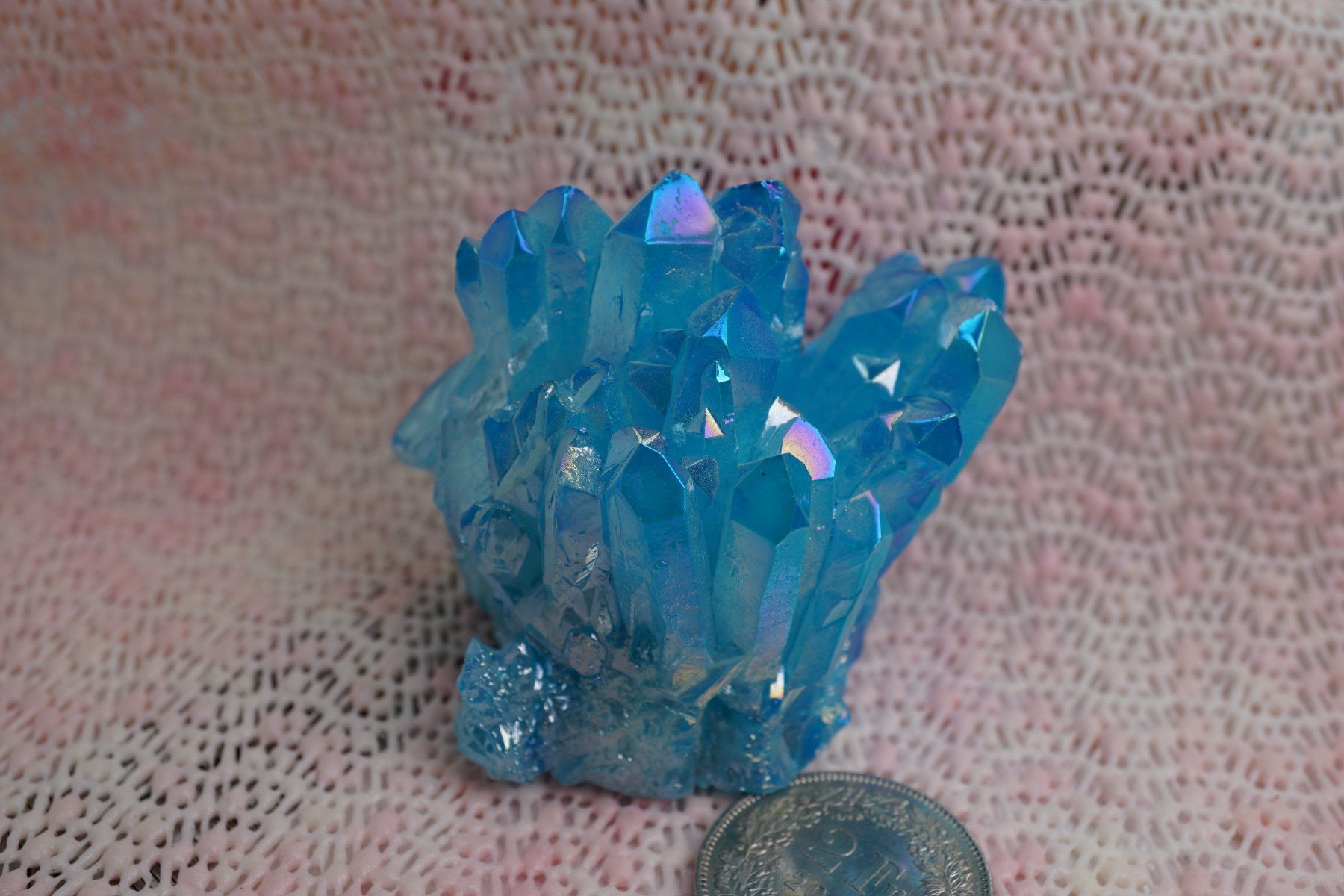 Minerali & Pietre curative: Kristall  Blau Eingefärbt  Irisierend    6cm auf  5cm – Nuovo e nell'imballaggio originale da Eschenbach venduto da Fengg 2