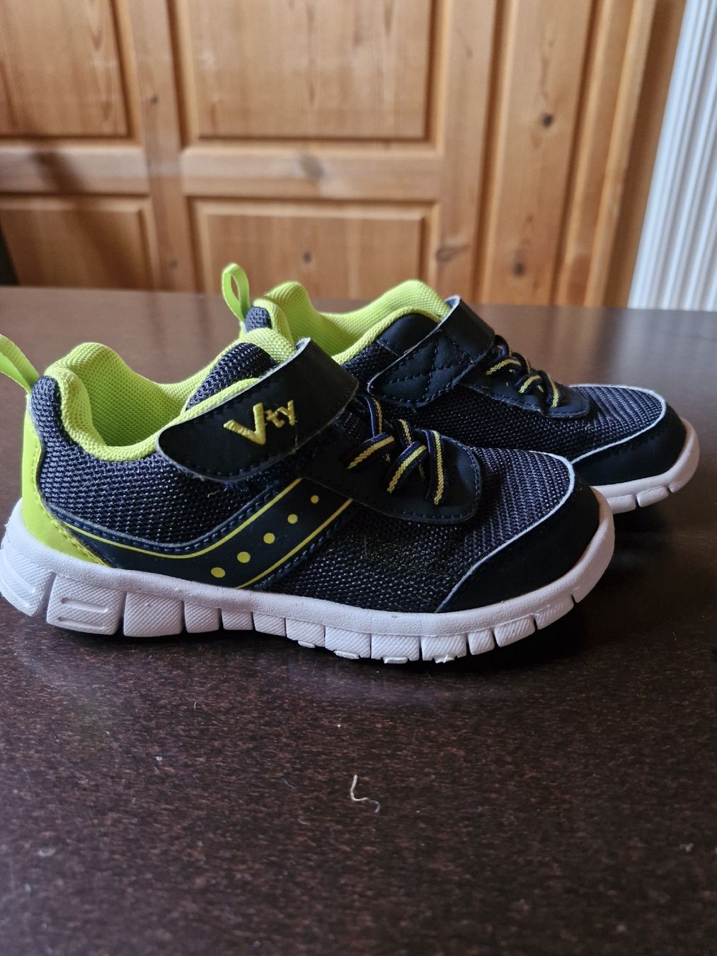 Dosenbach Scarpe per ragazzi: Sneaker blau Gr.28 – Usato da Disentis/Mustér venduto da epa_862v 1