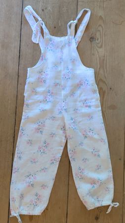 Latzhose Blumenmuster Grösse L guter Zustand