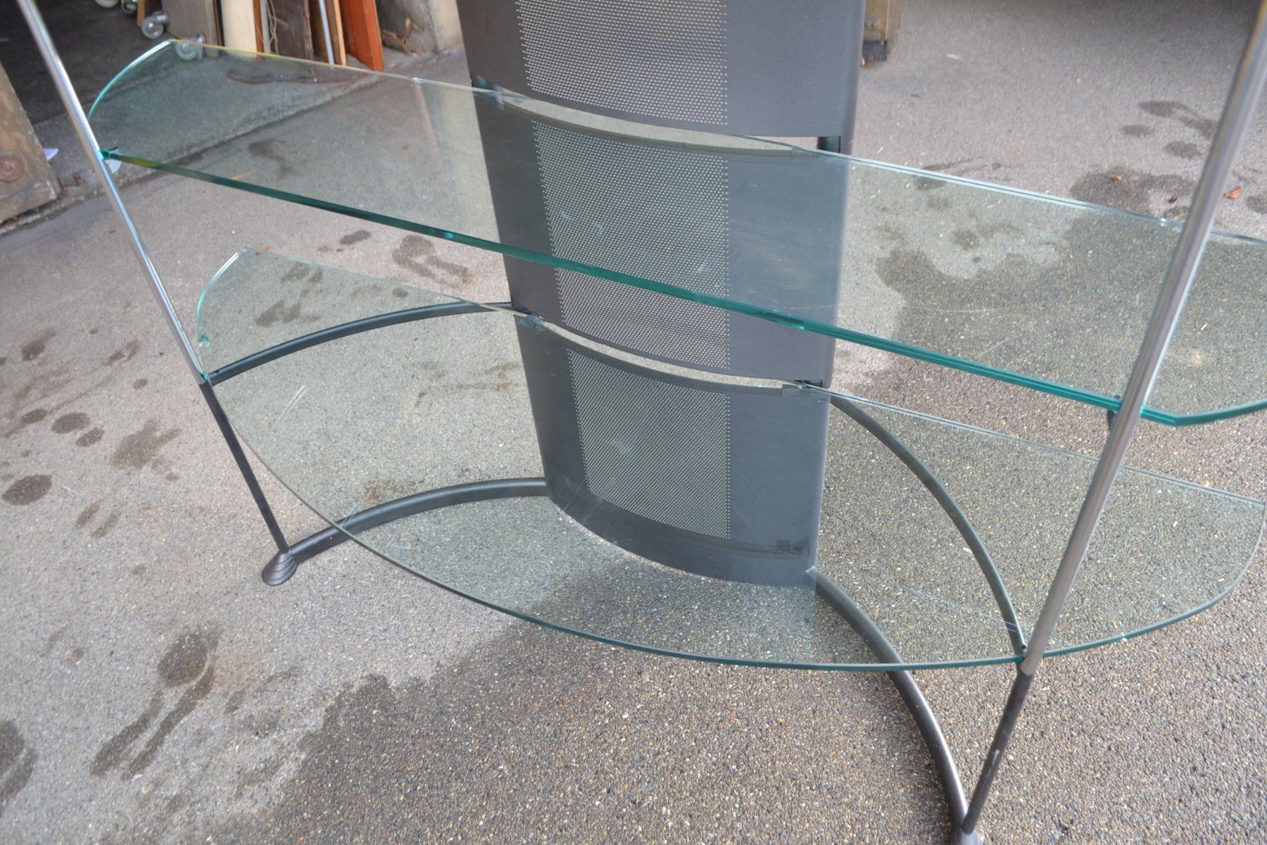 Regale: Glasregal, Halbrunde Form, Schwarz,  Design – Gebraucht aus Wil SG von Athi 4