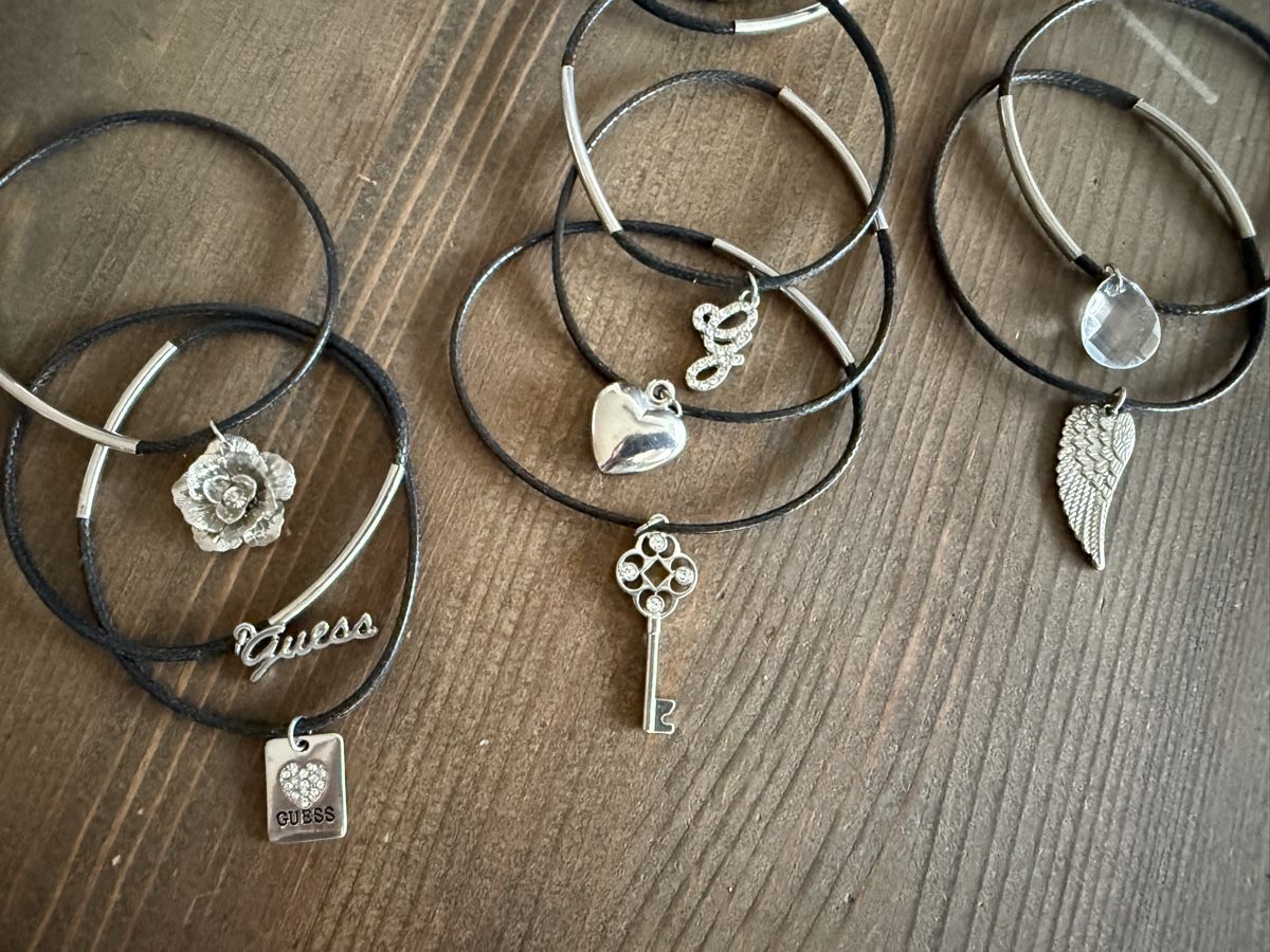 Guess Bracciali & Braccialetti: Guess Armbänder Set, Modeschmuck, Sommer Accessoire! – Usato da Leissigen venduto da tahari 2