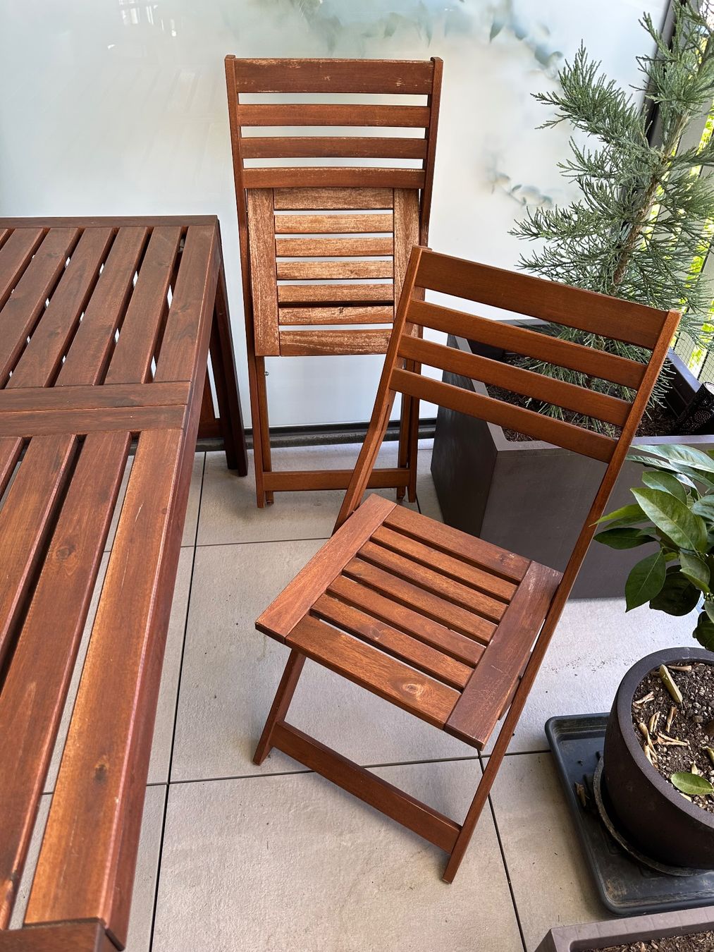 Ikea Set di tavolo e panche: Garten-/Balkontisch mit Stühlen – Usato da Stäfa venduto da Bulldog4 1