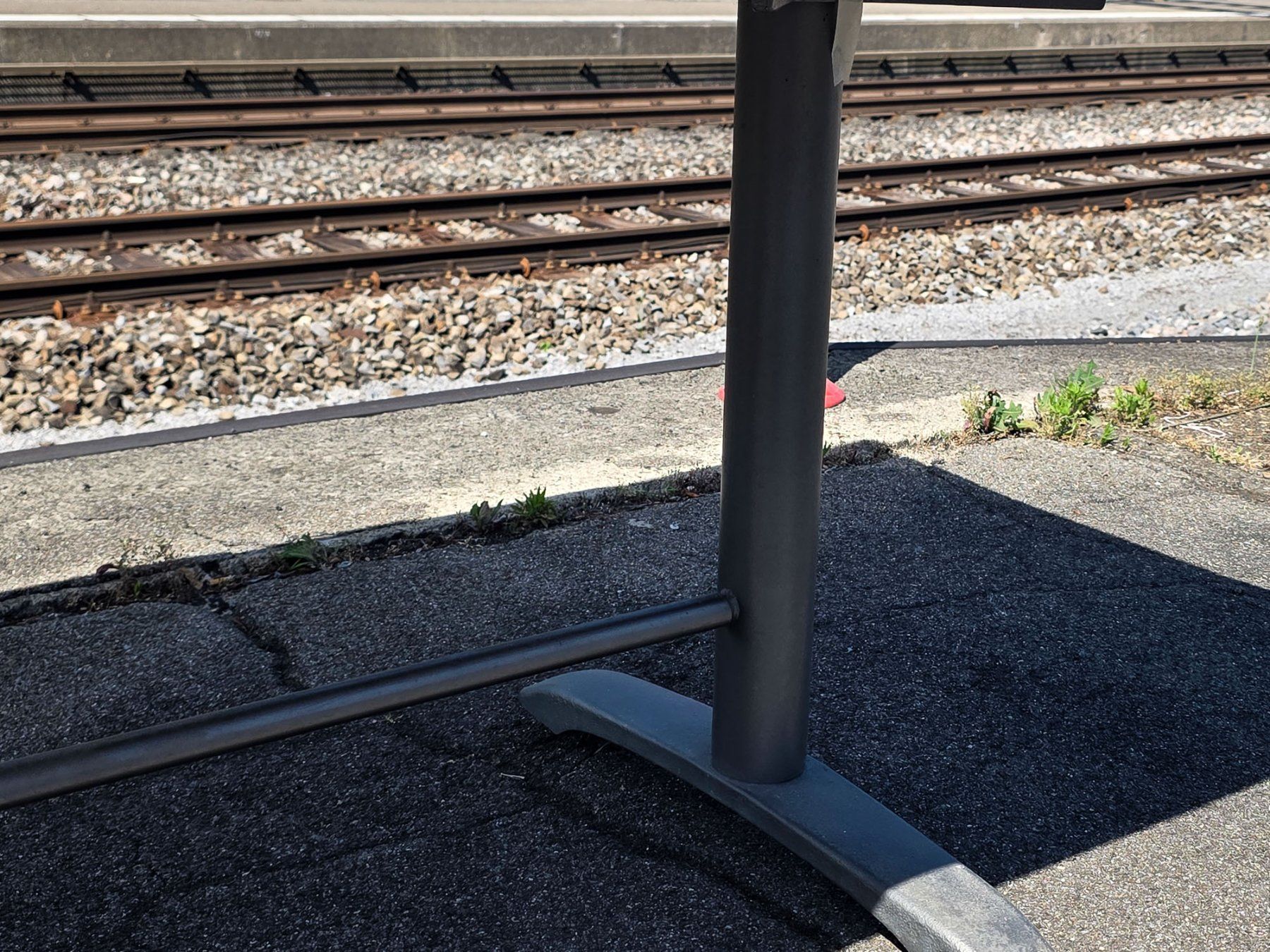 Tavoli: Gartentisch Granit - Metallgestell - Ref. 05/61 – Usato da Au ZH venduto da BrockiAu 7