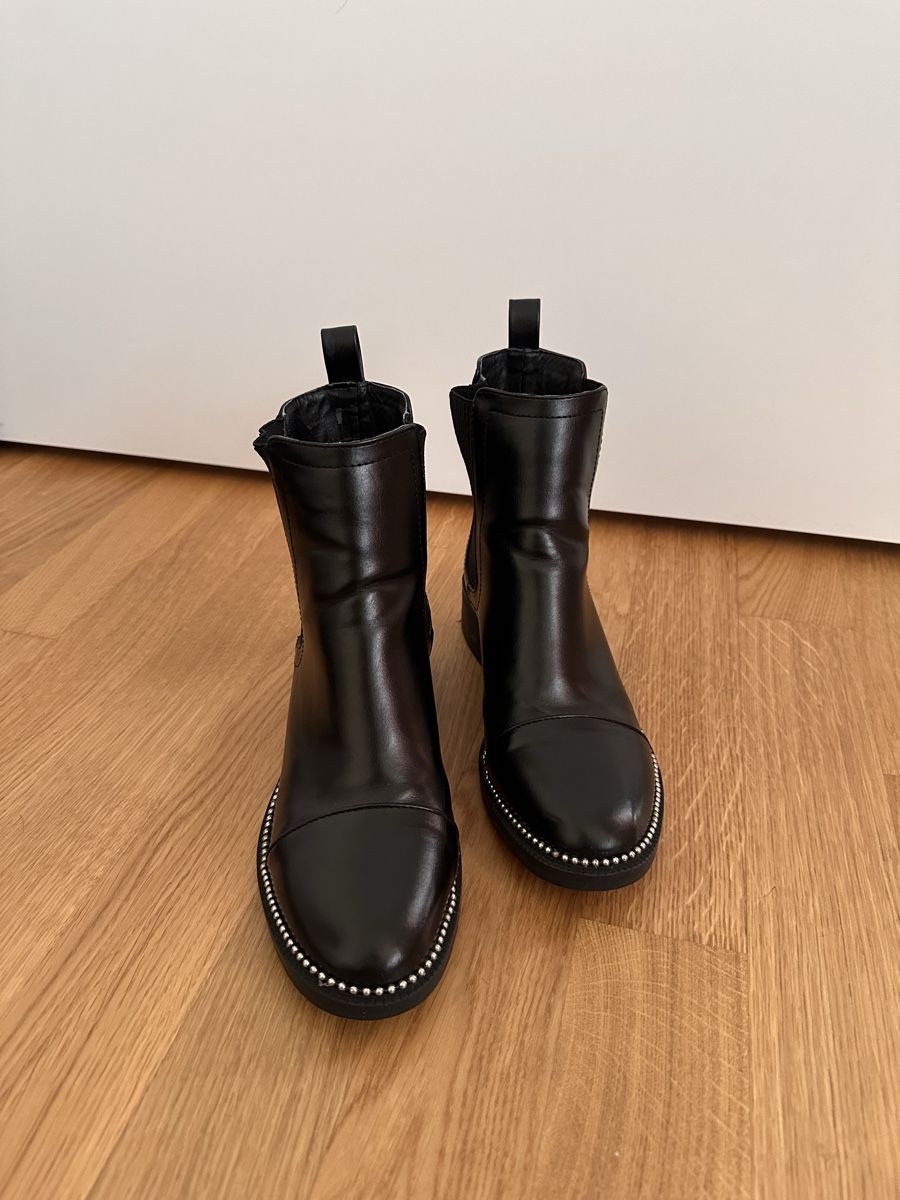 Asos Chaussures femmes: Stiefelette schwarz ASOS Gr. 37 – D'occasion à Ermatingen par nic_x2tf 1