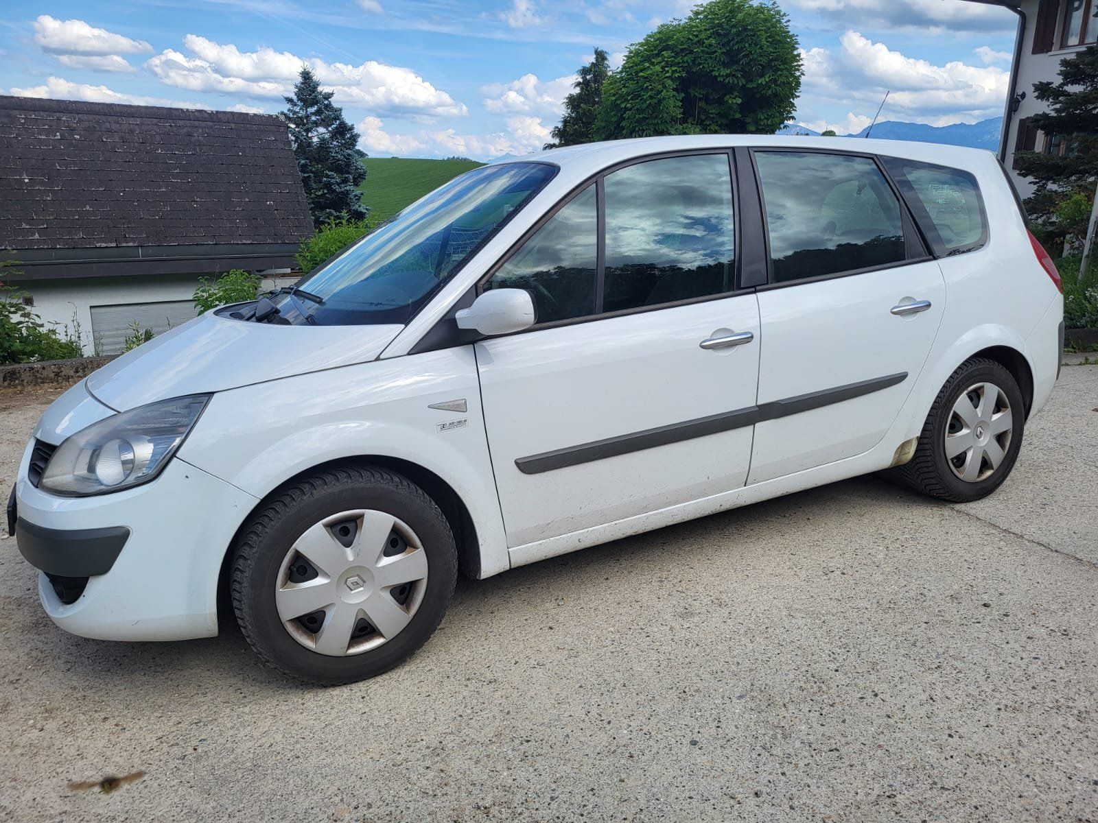 Renault Automobili: Renault Mégane Scénic Limousine – Usato da Menznau venduto da jrba