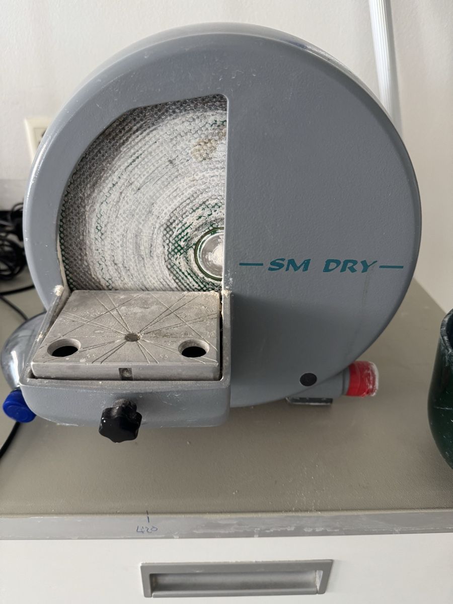Aiguiseuses & polisseuses: Schleifmaschine/ Trimmer – D'occasion à Wald/ZH par spandau723