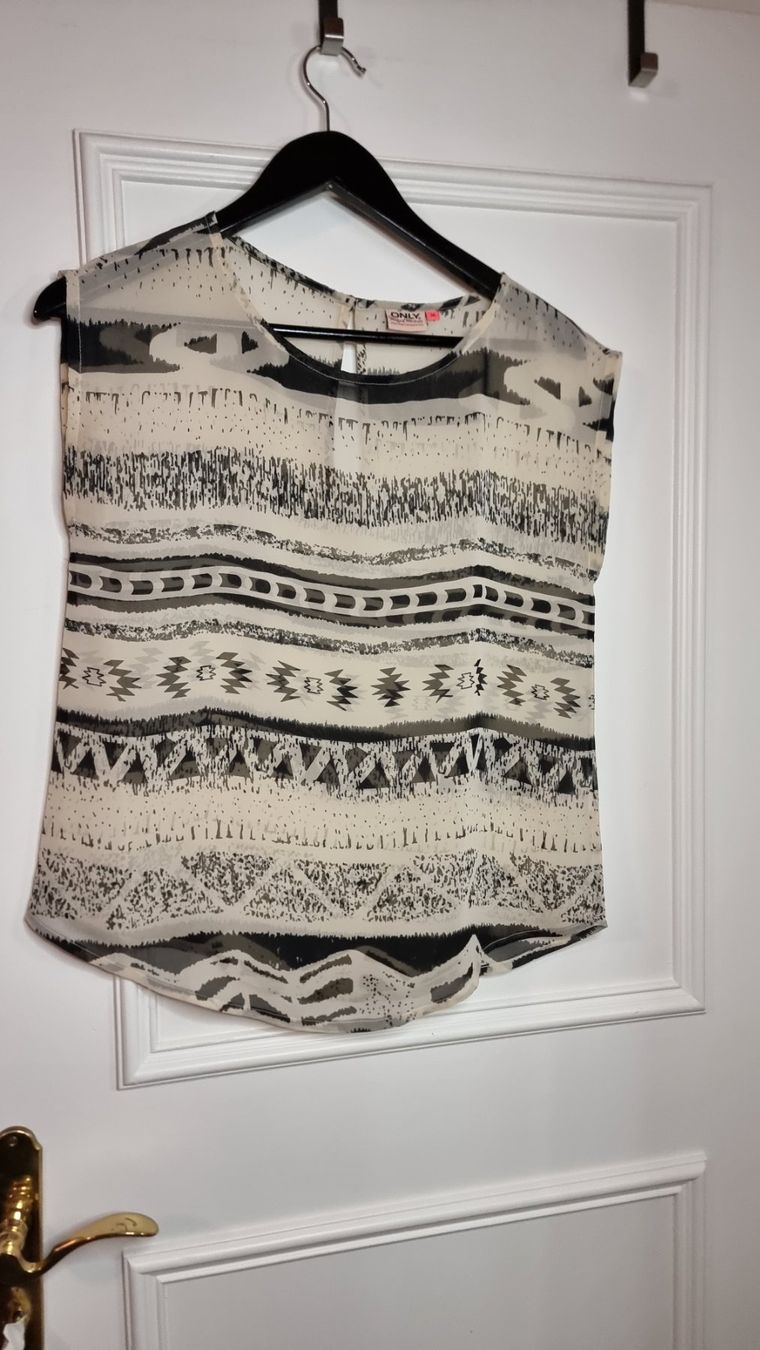 Only Camicette: ONLY Chiffon-Bluse Gr. 36 Muster Ethno Boho Sommer – Usato da Wald ZH venduto da CapLux