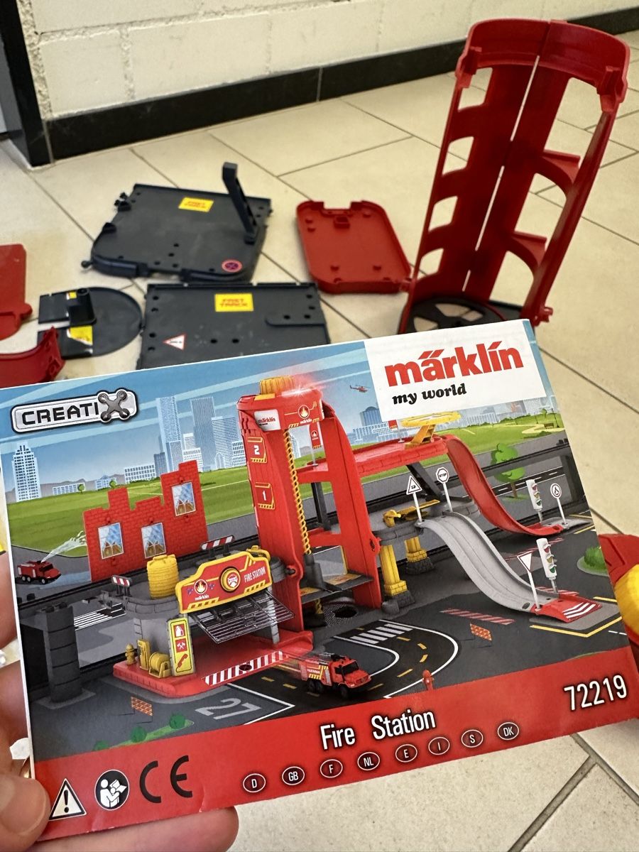 Casette per bambini: Feuerwehrstation Spielset – Usato da Dietikon venduto da mike.thorton
