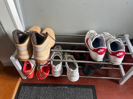 Schuhgestell mit 2 Ablagen