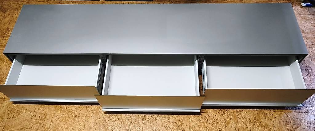 Kommoden: Sideboard (Metall) silber mit Auszugsschubladen – Gebraucht aus Richterswil von bluemarlin65 1
