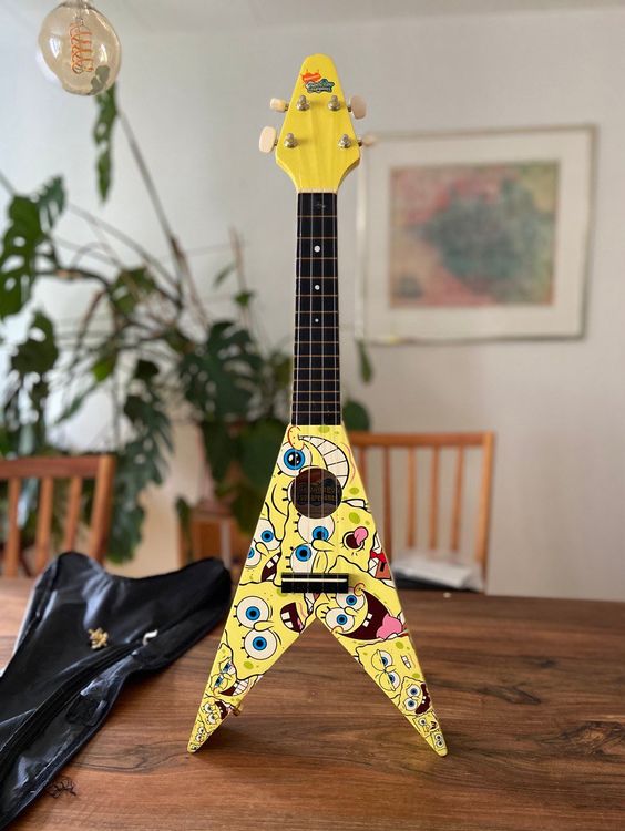 SPONGEBOB Ukulele Flying V Design | Kaufen auf Ricardo