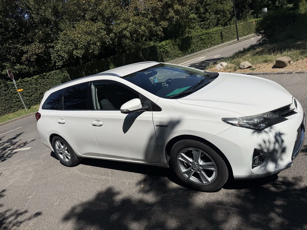 Automobili: Toyota auris – Usato da Plan-les-Ouates venduto da Yasse 3