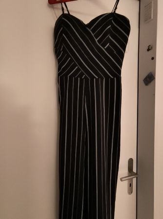 Schicker Jumpsuit mit Streifen - ideal für den Sommer! Gr. M