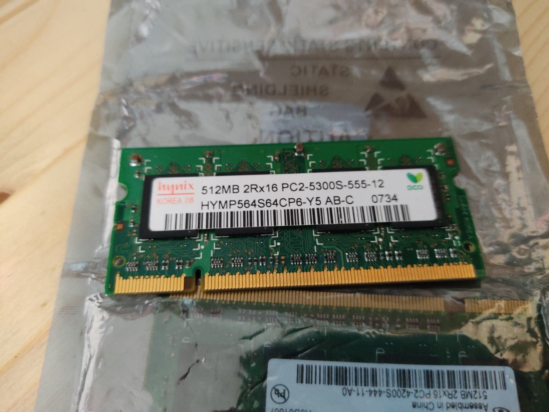 Memoria / RAM: hynix 512MB RAM PC2-5300 – Usato da Beckenried venduto da SCHEMA79