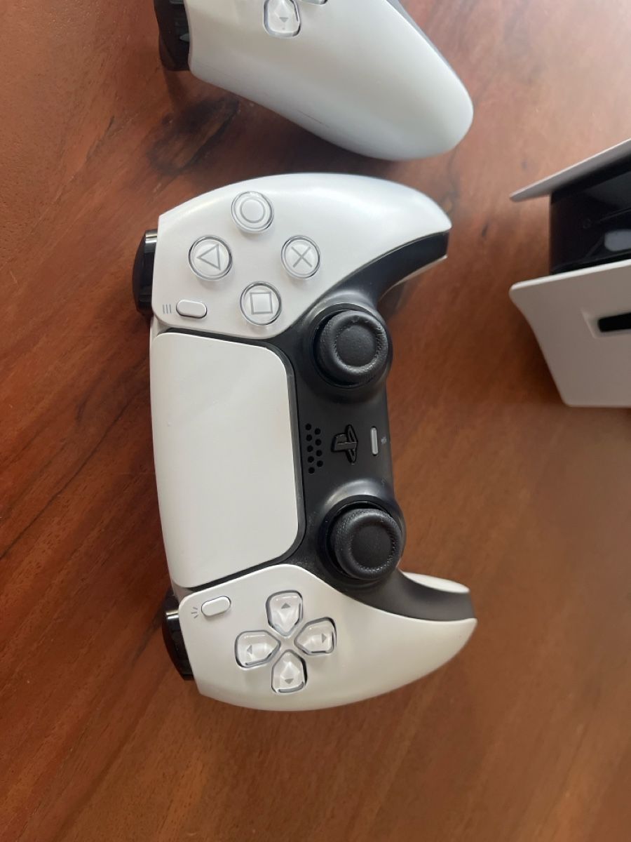 Sony Console: PlayStation 5 (PS5) Disc Version mit 2 Controler – Usato da Kaisten venduto da szi_r5kd 2