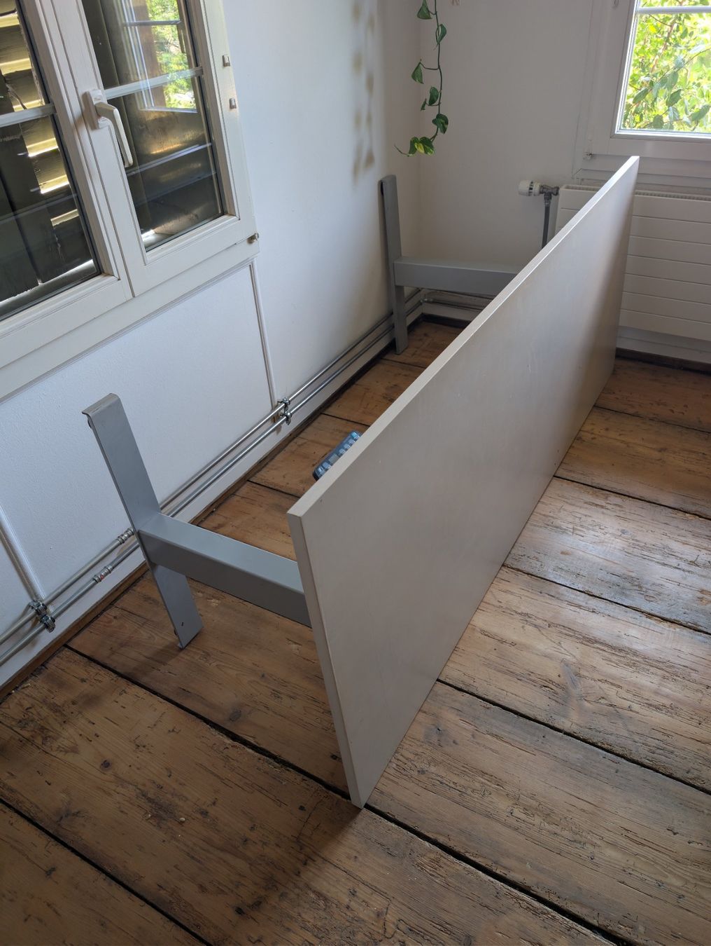 Scrivanie: Stehtisch, höhenverstellbar, defekt – Usato da Nussbaumen TG venduto da neu_5qmm