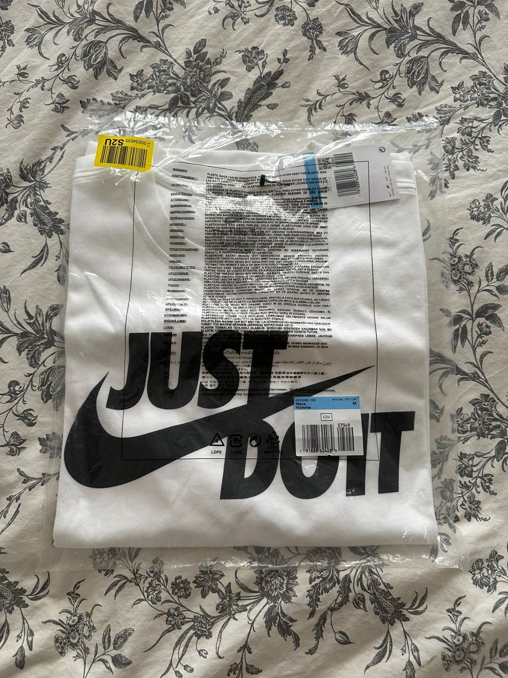 Nike T-Shirts: T-Shirt Nike Just Do It M – Neu und originalverpackt aus Lausanne von PeixotoBruno