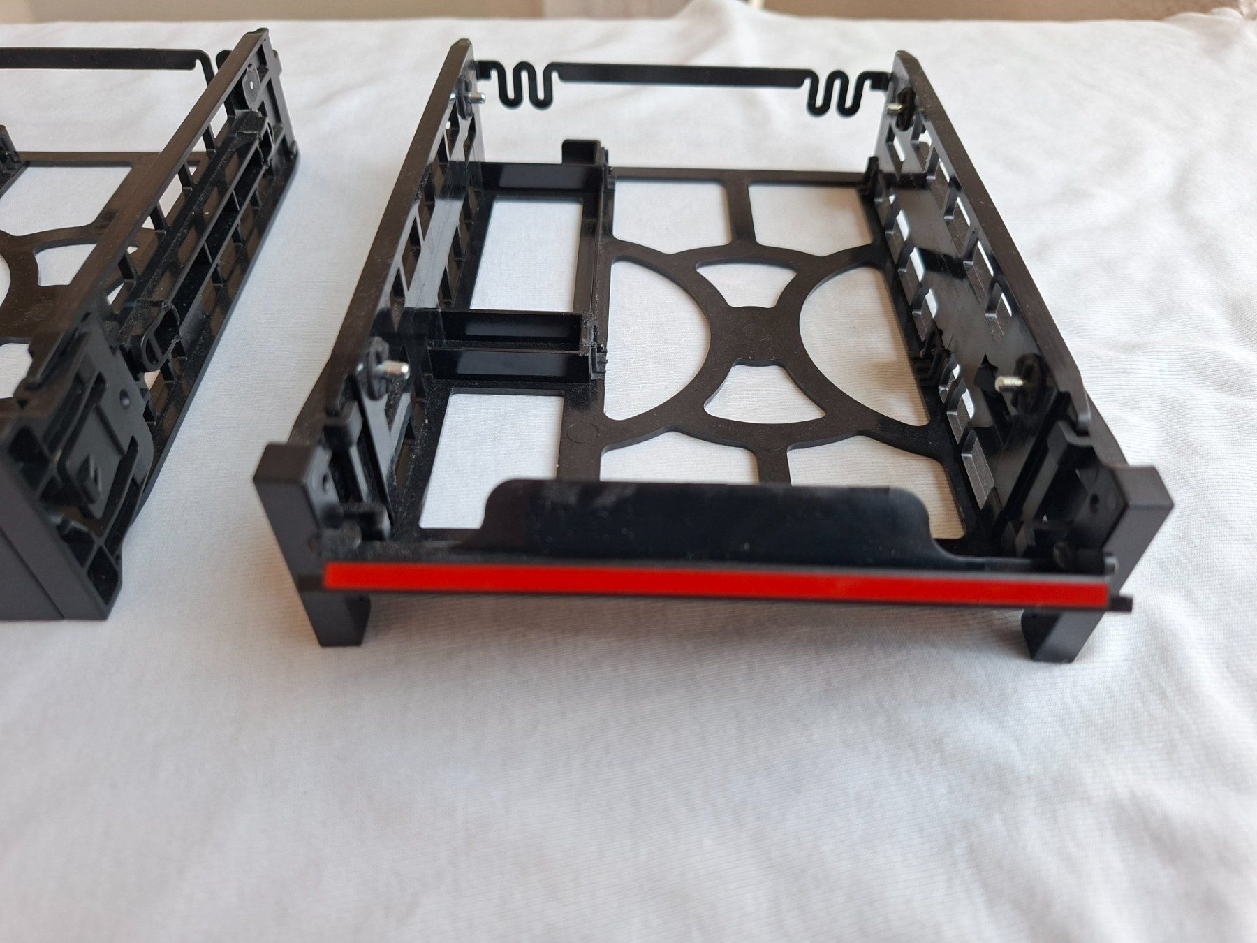 Lenovo Componenti elettronici: ThinkStation 3,5" Front Flex Bay HDD Caddy Einbaurahmen – Usato da Meggen venduto da Nicas_IT_Service 3