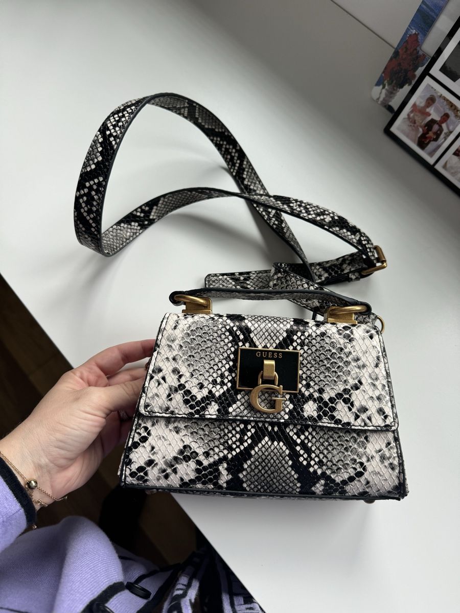 Guess Sacs femmes: Guess bag – Neuf (Voir description) à Delémont par vil_267l 2