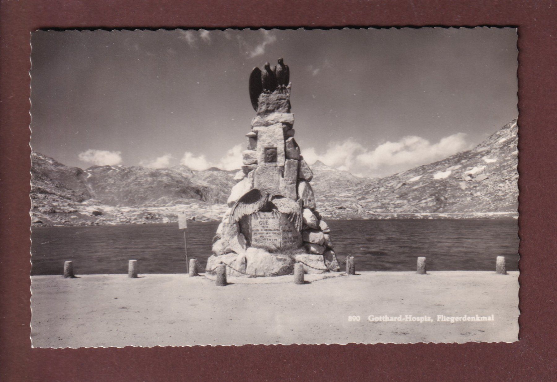 Cartoline postali: GOTTHARD-HOSPIZ - Fliegerdenkmal – Usato da Pully venduto da nicecards