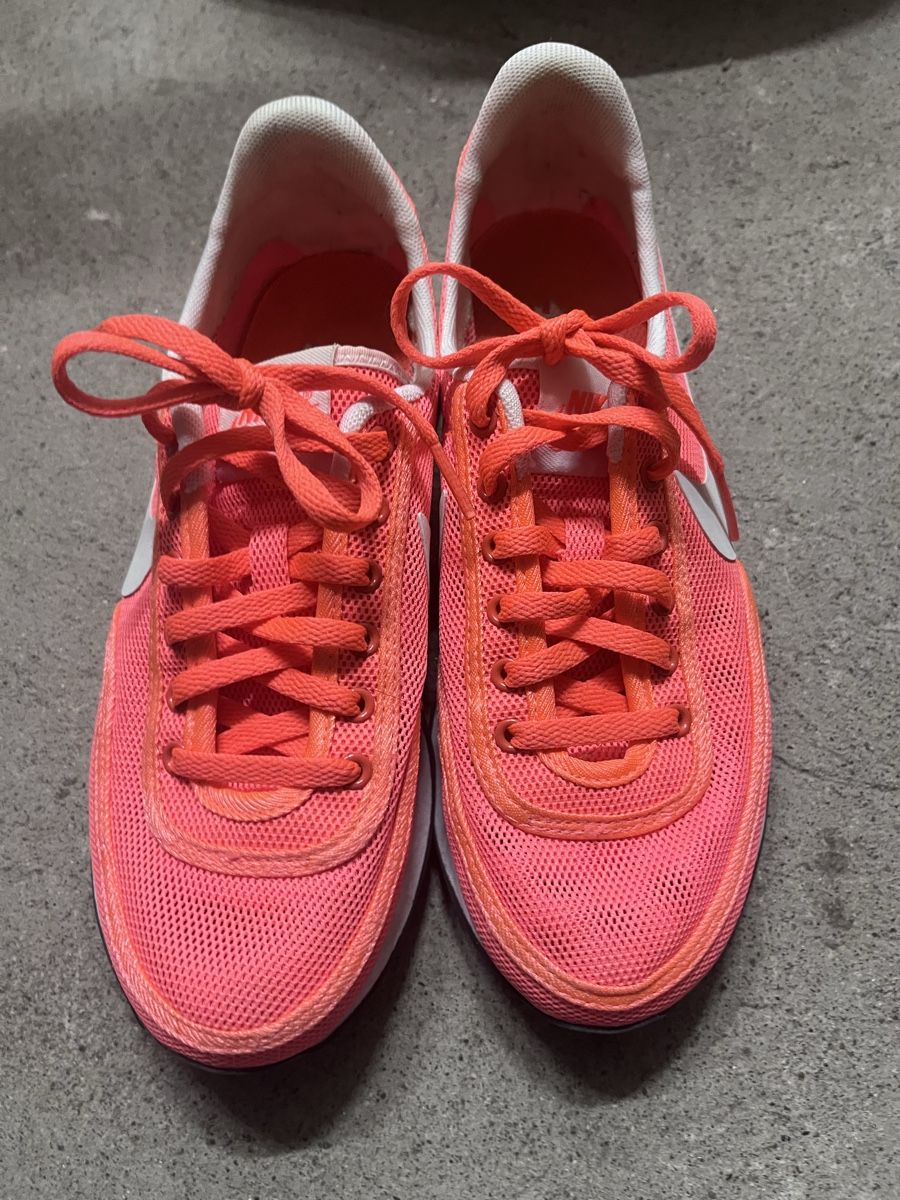 Nike Scarpe da donna: Nike Schuhe, Grösse 37, Top Zustand – Nuovo (secondo la descrizione) da Zürich venduto da nutoxo 1
