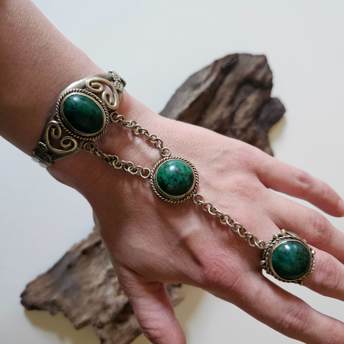 Armbänder & -reifen: Versilbertes Armband mit Naturstein – Gebraucht aus Zürich von MaisonBelleCachet 1